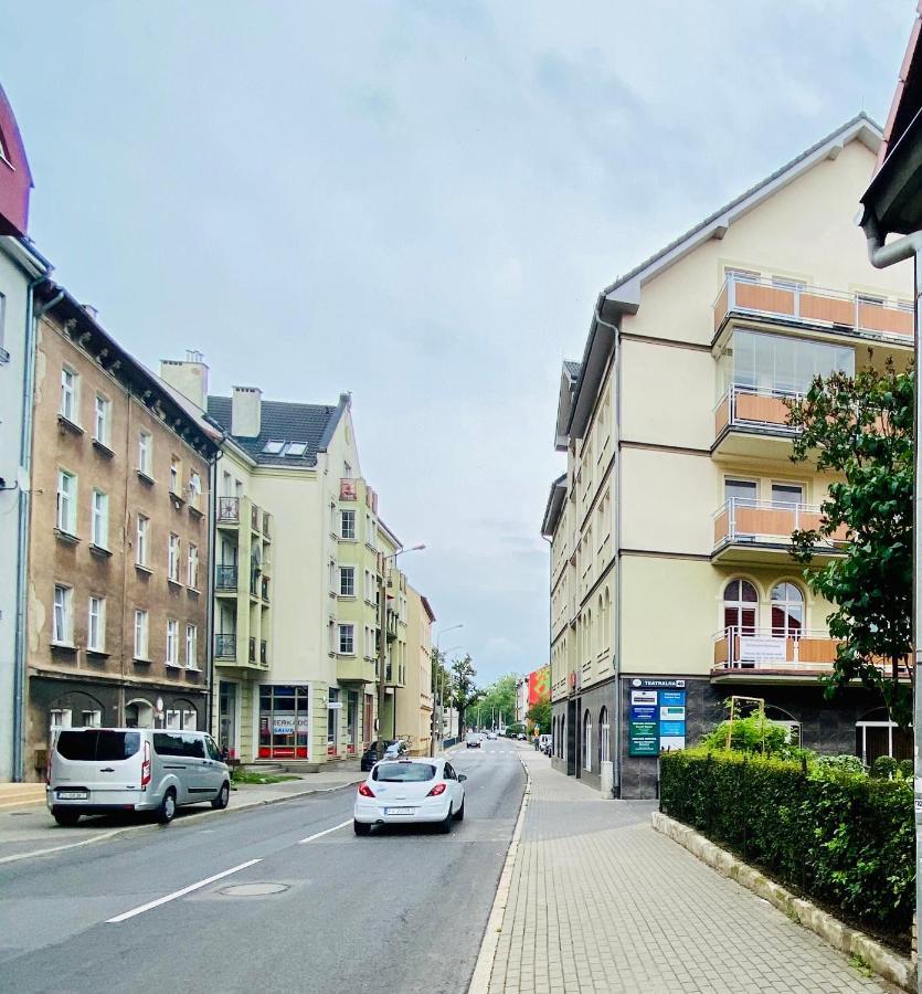 Apartamenty Teatralne Гожов Велкополски Екстериор снимка